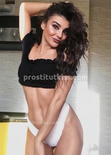  Анжела